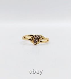 Art Nouveau style ring in 18k gold adorned with a small vintage diamond