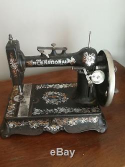 New National Vintage Sewing Machine Epoque 1890-1910 Art Nouveau Style