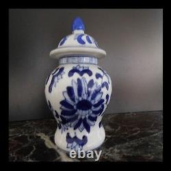 Porcelain Ceramic Bottle Pottery China Art New Vintage Design Pn XX N142