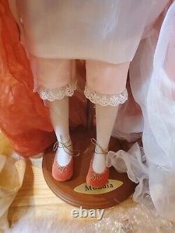 Porcelain doll MUNDIA, Art Nouveau, perfect condition on mundia base