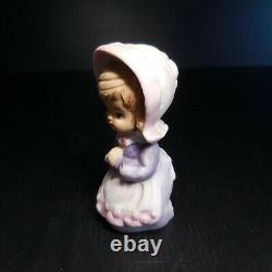 Statue Figurine Religious Girl Prayer Vintage Ceramic Porcelain N6614