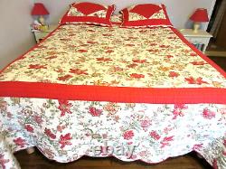 1a- Dessus de lit + 2 taies, boutis fleuri et rouge, linge de maison vintage