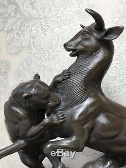 Frappe Awesome Vintage Bronze Lionne Chasse Proie Buffalo Sculpture Signé