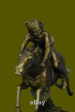 Main Européen Bronze Sculpture Vintage Armor Indien Guerre Chef sur Cheval Art
