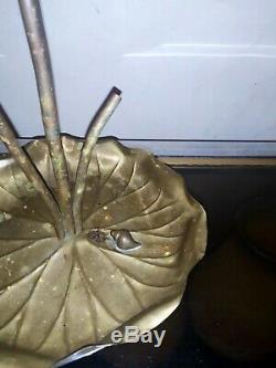 Rare lampe vintage lotus en laiton bronze. Fleur feuille Maison Charles