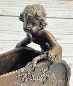 Style Art Nouveau Vintage Figuratif Enfants Bronze Planteur Sculpture Deco Solde