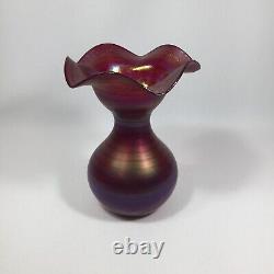 Vintage Kralik Art Nouveau Vase en Verre Rouge Irisé Volants Design Signé Rare