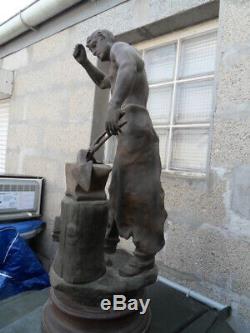 Vintage Statue Forgeron travail sur ancre signé ROUSSEAU art nouveau deco