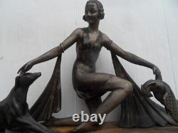 Vintage Statue art nouveau Femme élégante au levrier et faisan signé G. Arisse